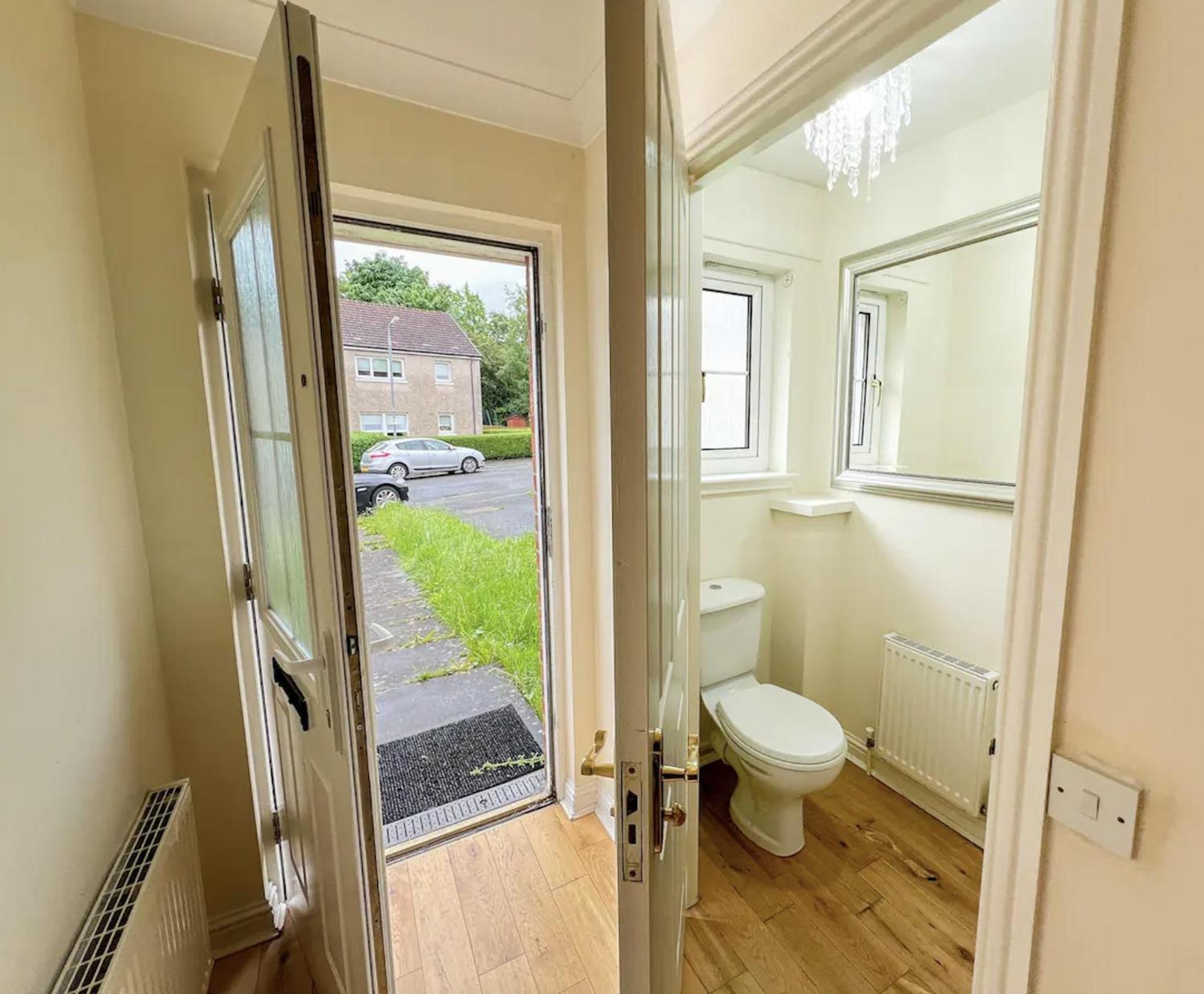 Glasgow Central - Entire House - Free Parking , Free Super Fast Wifi , Private Garden & Parking Security Buitenkant foto