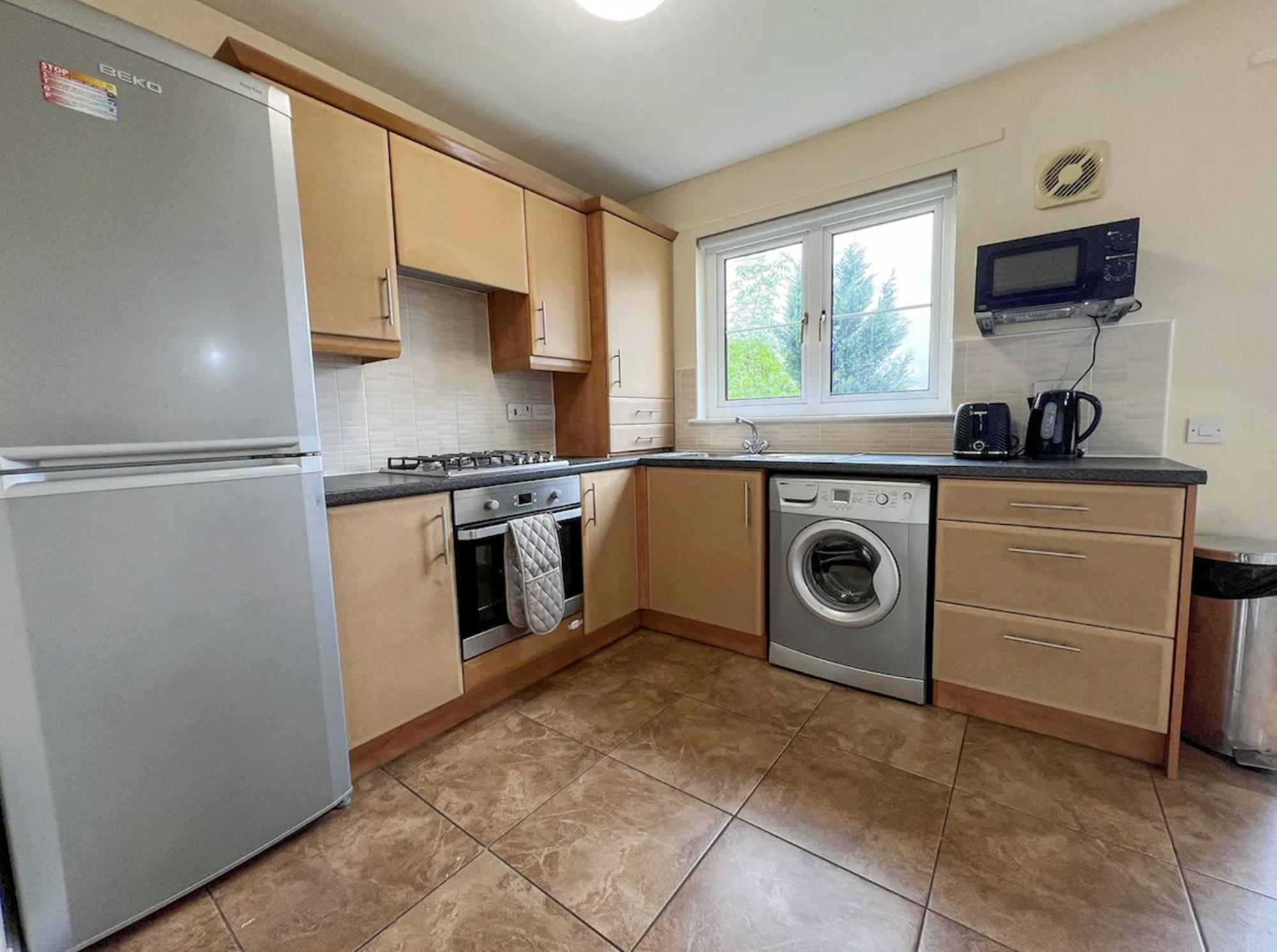 Glasgow Central - Entire House - Free Parking , Free Super Fast Wifi , Private Garden & Parking Security Buitenkant foto